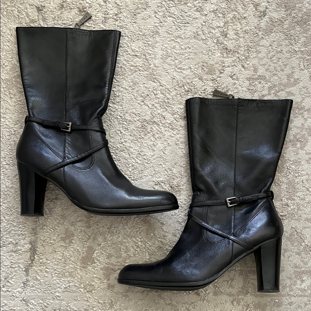 Elegant Black Leather Women's Boots